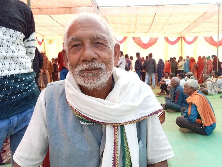 उमरिया- मुख्यमंत्री जन कल्याण अभियान के तहत आयोजित शिविर में राम किशोर नापित का बना आयुष्मान कार्ड