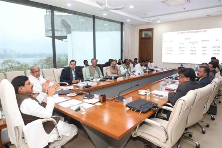 पेसा कानून के समस्त दावों का समय-सीमा में करें निराकरण - मुख्यमंत्री डॉ. यादव