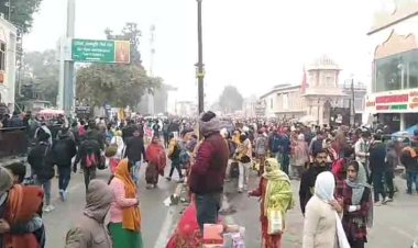 अयोध्या में नए वर्ष पर मेले जैसा दृश्य