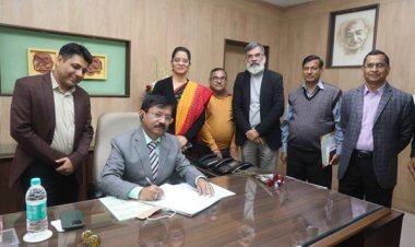 राज्य निर्वाचन आयुक्त श्री मनोज श्रीवास्तव ने किया पदभार ग्रहण