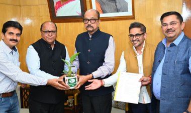 रायपुर : राज्यपाल श्री डेका को मिला फ्लावर शो का आमंत्रण