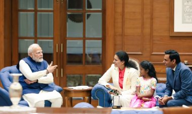 नई दिल्‍ली: प्रधानमंत्री नरेन्‍द्र मोदी ने शतरंज चैम्पियन कोनेरू हम्‍पी और उनके परिवार से मुलाकात की