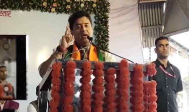 राहुल गांधी पर भड़के सिंधिया तो पवन खेड़ा ने घेरा, बोले- इतिहास आपकी ओर अंगुली उठाकर रोता है योर हाइनेस