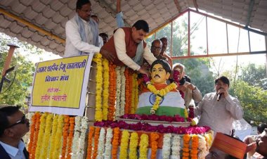 अमर शहीद हेमू कालाणी की प्रतिमा पर मुख्यमंत्री डॉ. यादव ने किया माल्यार्पण