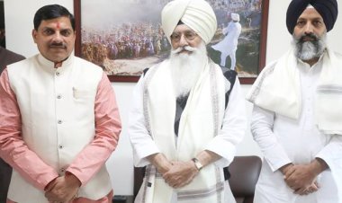 मुख्यमंत्री डॉ. यादव इंदौर में राधा स्वामी डेरे पहुँचे