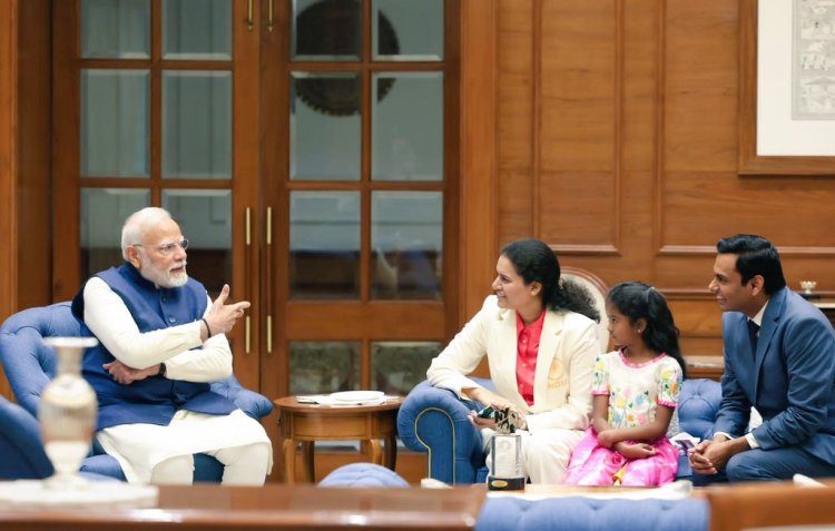 नई दिल्‍ली: प्रधानमंत्री नरेन्‍द्र मोदी ने शतरंज चैम्पियन कोनेरू हम्‍पी और उनके परिवार से मुलाकात की