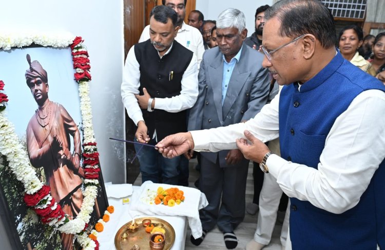 रायपुर : मुख्यमंत्री ने अमर शहीद गेंदसिंह के शहादत दिवस पर उन्हें किया नमन