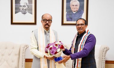 रायपुर: भारत के कृषि और किसान कल्याण मंत्री श्री चौहान से राज्यपाल श्री डेका ने सौजन्य भेंट की