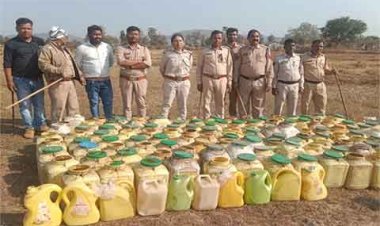 रायपुर : 100 लीटर कच्ची शराब व 2400 किग्रा महुआ लाहन जब्त