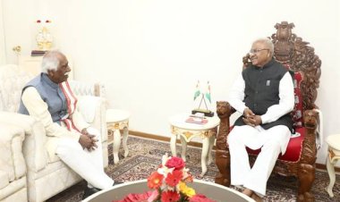 राज्यपाल श्री पटेल से हरियाणा के राज्यपाल श्री बंडारू दत्तात्रेय ने की सौजन्य भेंट