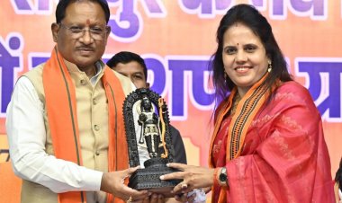 रायपुर : नगर निगम रायपुर के नव निर्वाचित महापौर एवं पार्षदों का शपथ ग्रहण सम्पन्न