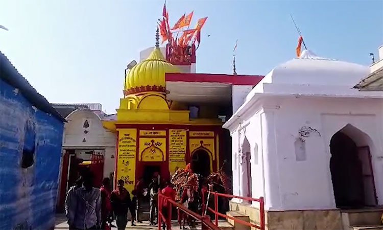बाराबंकी के लोधेश्र्वर महादेव धाम में महाशिवरात्रि का मेला शुरु
