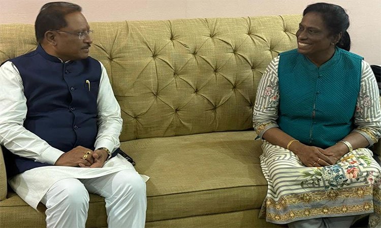 रायपुर : मुख्यमंत्री श्री विष्णु देव साय से भारतीय ओलंपिक संघ की अध्यक्ष पी. टी. उषा ने की भेंट