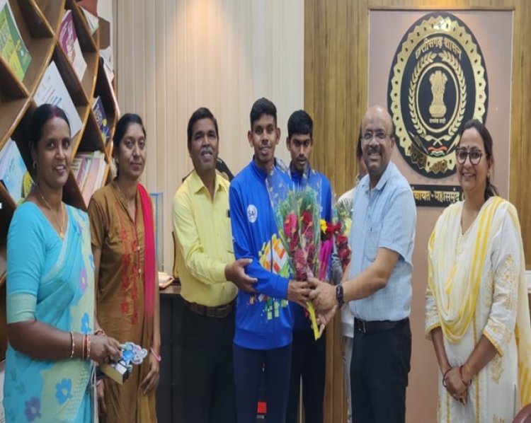 रायपुर : पैरा एथलेटिक्स वर्ल्ड चैंपियनशिप 2025 : सुखदेव केवट ने 400 मीटर दौड़ में सिल्वर मेडल जीतकर छत्तीसगढ़ का किया नाम रोशन