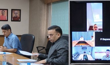 रायपुर : छत्तीसगढ़ विधानसभा के रजत जयंती वर्ष के अवसर पर भारत की राष्ट्रपति माननीय द्रोपदी मुर्मु के छत्तीसगढ़ प्रवास के दौरान आवश्यक व्यवस्थाएं सुनिश्चित करने के लिए मुख्य सचिव श्री अमिताभ जैन ने मंत्रालय महानदी भवन में उच्च स्तरीय बैठक ली