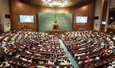 भाजपा ने अपने लोकसभा सदस्यों को व्हिप जारी कर उन्हें आज निचले सदन में उपस्थित रहने को कहा