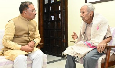 रायपुर : मुख्यमंत्री श्री विष्णुदेव साय ने साहित्यकार श्री विनोद कुमार शुक्ल के निवास पहुंचकर की उनसे मुलाकात