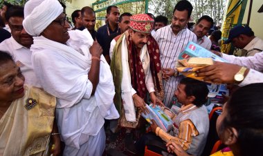 मुख्यमंत्री डॉ. यादव ने उज्जैन सेवाधाम में बच्चों के साथ मनाया जन्मदिन