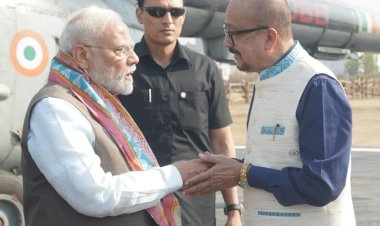 रायपुर : प्रधानमंत्री श्री नरेंद्र मोदी का राज्यपाल श्री रमेन डेका ने किया आत्मीय स्वागत