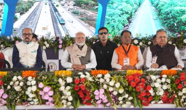 रायपुर : प्रधानमंत्री श्री नरेंद्र मोदी से मिली छत्तीसगढ़ को 33 हजार 700 करोड़ रुपए की विकास परियोजनाओं की सौगात : मुख्यमंत्री श्री विष्णुदेव साय ने जताया आभार