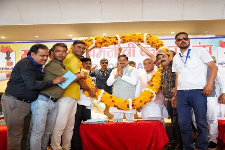पत्रकार हैं लोकतंत्र के सच्चे सेनानी : मुख्यमंत्री डॉ. यादव