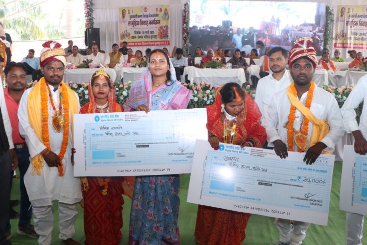 रायपुर : 200 जोड़ें दाम्पत्य बंधन में बंधे, मंत्री श्रीमती लक्ष्मी राजवाड़े ने दिया आशीर्वाद