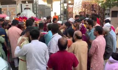 हापुड़ में नवरात्रि पर मां आदिशक्ति श्री चंडी देवी की चांदी की पालकी की भव्य यात्रा निकाली गई