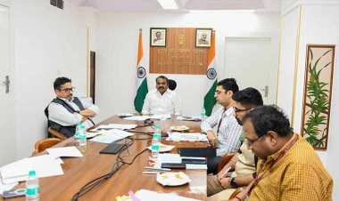 केंद्रीय राज्यमंत्री डॉ. एल. मुरुगन ने वेव्स को लेकर दक्षिण भारतीय फिल्म संघों के साथ की बैठक