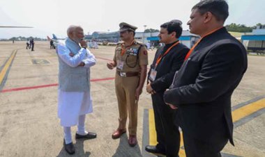 पीएम मोदी पहुंचे वाराणसी, सबसे पहले पीएम ने वाराणसी में घटी बलात्कार की घटना के बारे में जानकारी ली