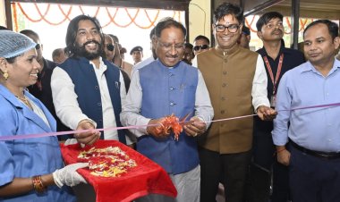 रायपुर : मुख्यमंत्री श्री विष्णुदेव साय ने किया 'झरिया' एल्कलाइन वॉटर बॉटलिंग प्लांट का शुभारंभ