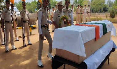 मथुरा के थाना नौहझील के गांव मुडेलिया निवासी दिनेश कुमार शहीद, पंचतत्व में हुए विलीन