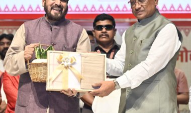 रायपुर : लोकल फॉर वोकल एवं स्वावलंबी भारत के निर्माण में छत्तीसगढ़ खादी तथा ग्रामोद्योग बोर्ड की महत्वपूर्ण भूमिका – मुख्यमंत्री श्री विष्णुदेव साय