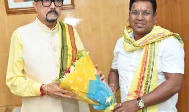 रायपुर : राज्यपाल श्री डेका से सर्व आदिवासी समाज के प्रदेशाध्यक्ष ने की भेंट