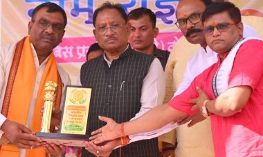 रायपुर : मुख्यमंत्री श्री विष्णुदेव साय श्री हरि अखंड संकीर्तन नाम यज्ञ में हुए शामिल