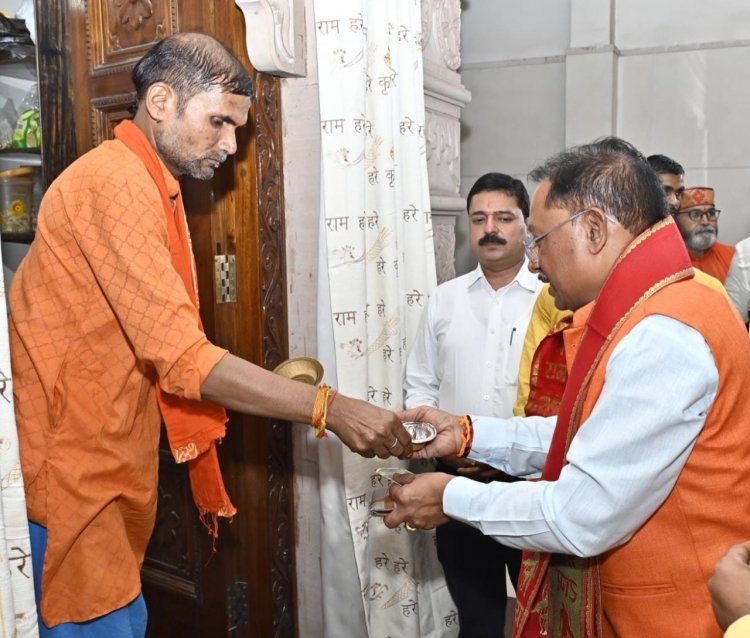 रायपुर : मुख्यमंत्री श्री विष्णु देव साय ने रामनवमी पर श्रीराम मंदिर में की पूजा-अर्चना