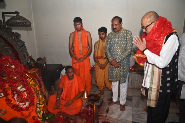 रायपुर : राज्यपाल श्री रमेन ने समलेश्वरी माता की पूजा अर्चना की