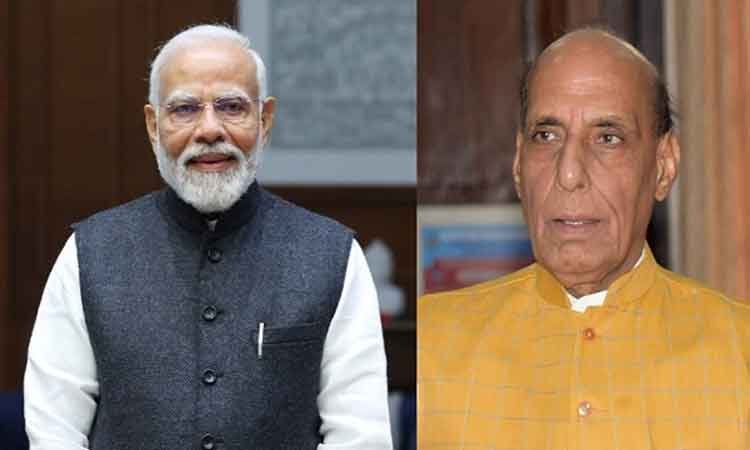 आज रक्षा मंत्री राजनाथ सिंह के साथ नई दिल्ली में प्रधानमंत्री नरेंद्र मोदी ने की बैठक