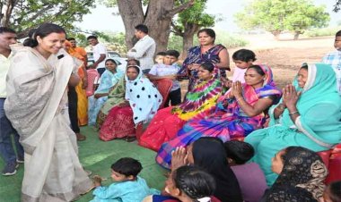 रायपुर : सुशासन तिहार: ग्रामीण अंचलों में वित्तीय सेवाओं की पहुंच बढ़ाना सरकार की प्राथमिकता: मंत्री श्रीमती राजवाड़े