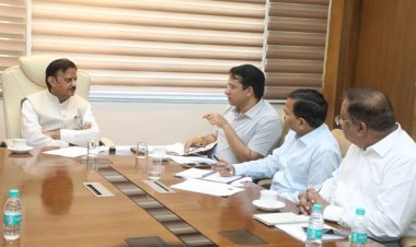 निर्माण कार्यों की नियमित समीक्षा करें, समयसीमा में करें कार्य पूर्ण: उप मुख्यमंत्री श्री शुक्ल