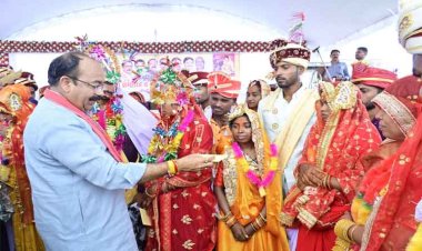 रायपुर : उप मुख्यमंत्री श्री अरुण साव सामूहिक आदर्श विवाह समारोह में हुए शामिल