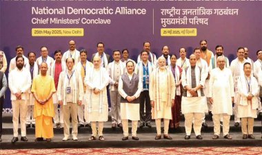 रायपुर : प्रधानमंत्री की अध्यक्षता में आयोजित मुख्यमंत्री परिषद की बैठक में बस्तर के नवाचारों की खुलकर सराहना