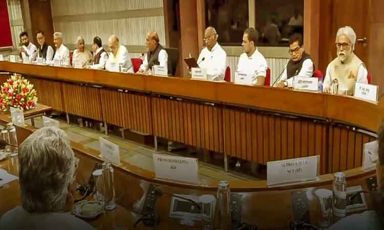 ऑपरेशन सिंदूर: भारत की करारी जवाबी कार्रवाई में 100 से अधिक आतंकवादी ढेर, अब भी जारी है मिशन