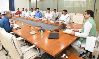 नर्मदा घाटी परियोजनाओं के संचालन में सौर ऊर्जा को प्रोत्साहित किया जाए : मुख्यमंत्री डॉ. यादव