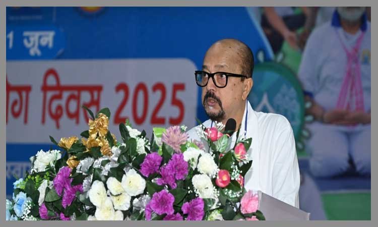 रायपुर : ’अंतर्राष्ट्रीय योग दिवस’ : भागदौड़ और तनावपूर्ण जिंदगी में खुद को स्वस्थ रखने का सबसे आसान उपाय है योग - राज्यपाल श्री डेका