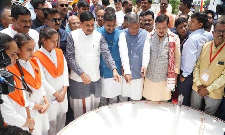 मुख्यमंत्री डॉ. यादव बने शिक्षक