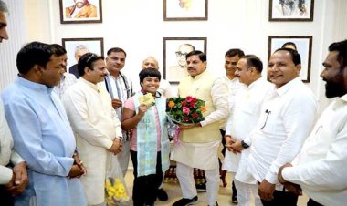 मुख्यमंत्री डॉ. यादव ने अंतर्राष्ट्रीय कुश्ती खिलाड़ी कु. प्रियांशी को दी शाबाशी