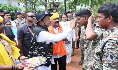 रायपुर : विशेष लेख : बस्तर में फैल रहा है अब विकास का उजियारा