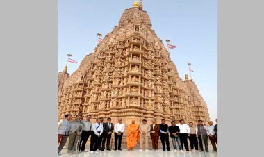 मुख्यमंत्री डॉ. यादव ने बीएपीएस हिन्दू मंदिर में किये दर्शन