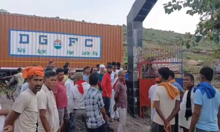 धौडौड़ : भू-माफियाओं के खिलाफ माले की प्रदर्शन