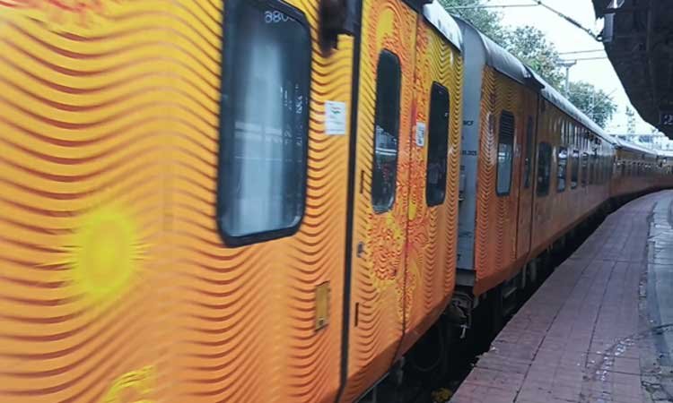 प्रदेश की पहली तेजस ट्रेन रवाना, यात्रियों में उत्साह